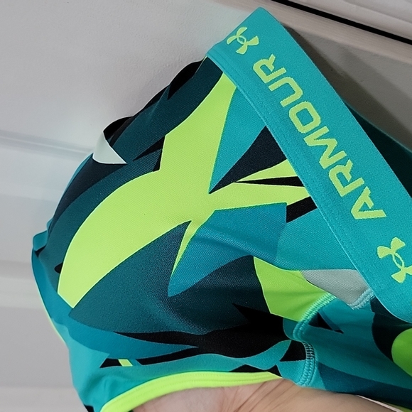 NWT plus size Under Armour sports bra - Picture 6 of 8